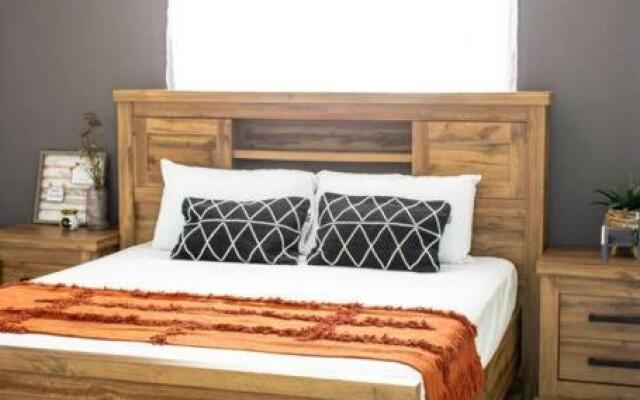 Studio Plezi - Stylish & Modern Apt in Quiet Area
