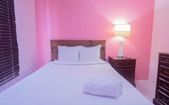 Beautiful Comfy Mins to Palm Eagle Beaches