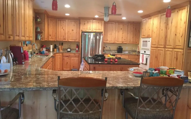 Fox Creek Inn Bed & Breakfast