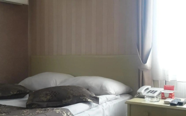 Tac Hotel