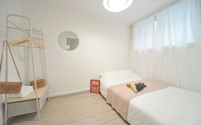 Jerry Blossom - Hostel