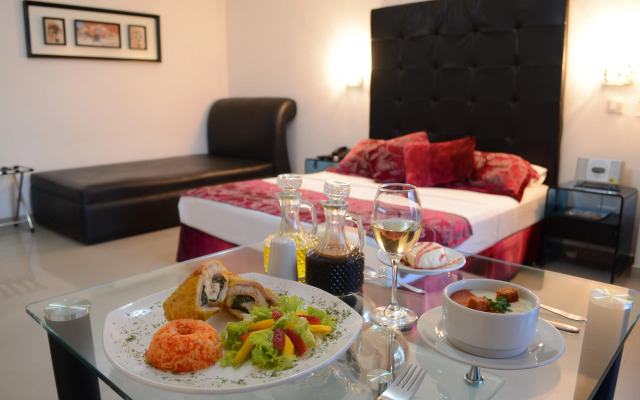 Hotel Calima Real