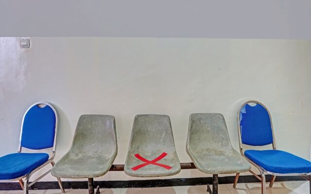 OYO Flagship  90789 Genteng Residence