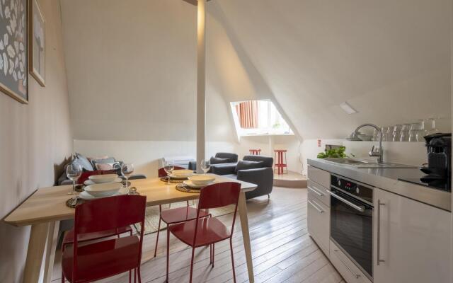 The Suit Duplex Apartment