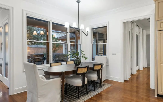 Chic & Secluded 4 BDR in Desirable Tarrytown!