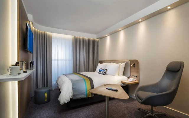 Holiday Inn Express Cambridge West Cambourne by IHG