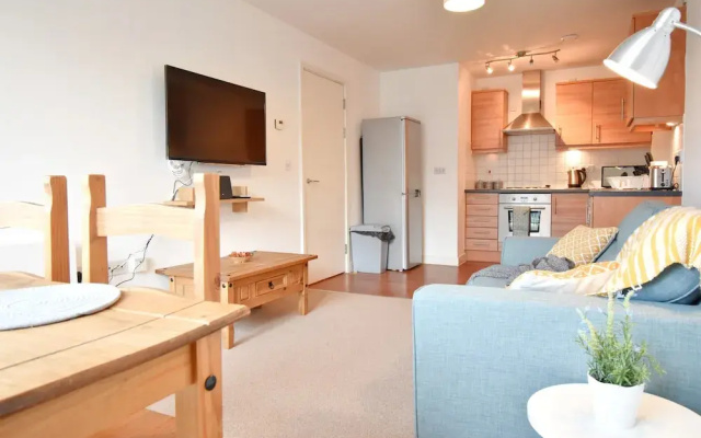 MK Hub Apartment with Oak Furniture