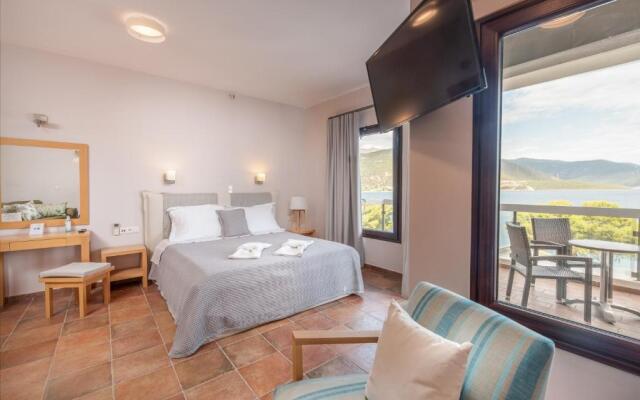 Trizonia Bay Hotel