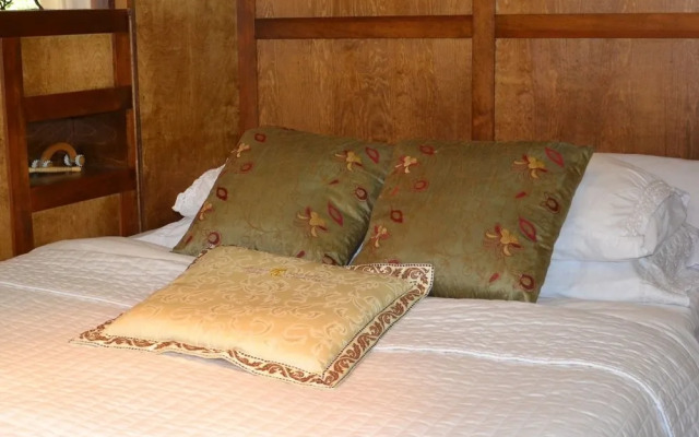 Alderwood Cottage & Suite - Bowen Island - фото 4