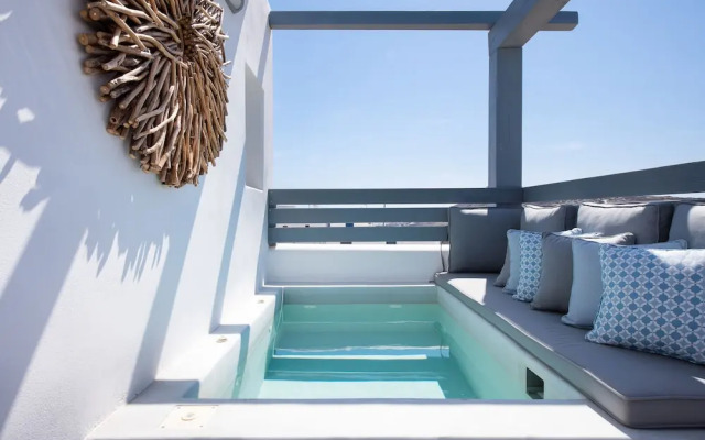 Hosting Moments Flat with Private Mini Pool