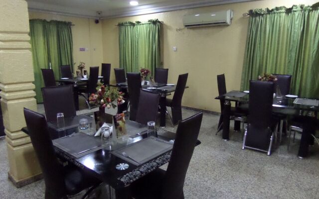 Lekosokky  Hotel and Suites