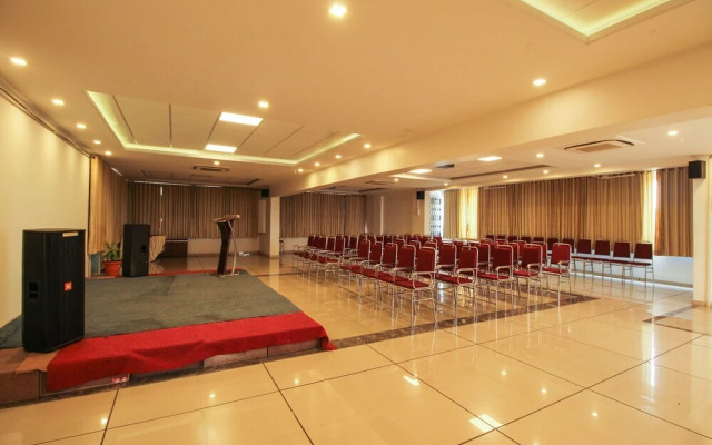 Hotel Radiant by OYO Rooms