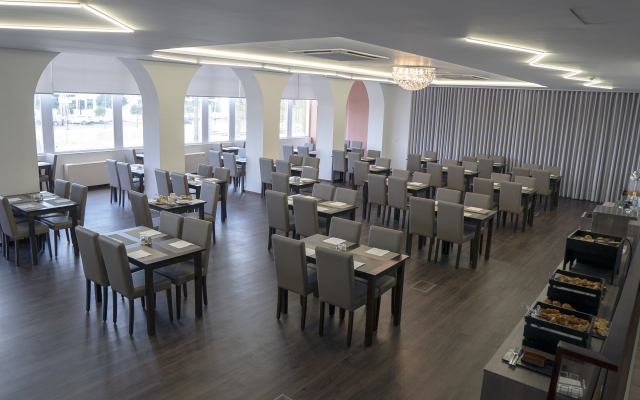 THE ONE Grand Hotel da Póvoa 4