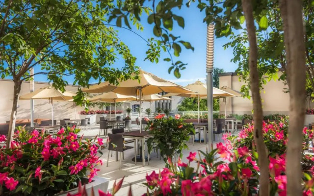 Courtyard Bethesda Chevy Chase