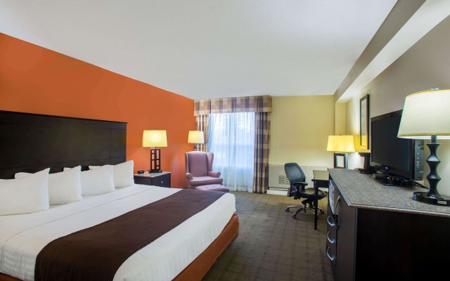 AmericInn by Wyndham International Falls