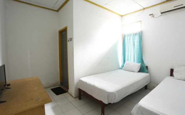 Hotel O Guest House Pandita – Guest Rooms – Tideng Pale