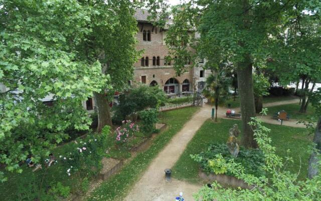 COEUR HISTORIQUE Appartement T3 dans bâtisse XVème