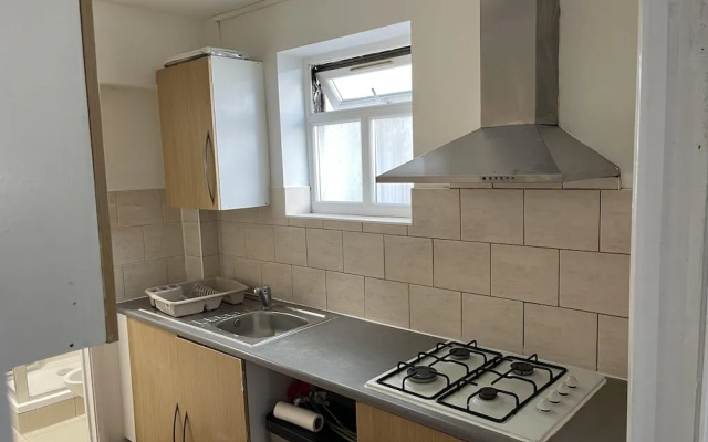 Inviting 2-bed Apartment Near Heathrow