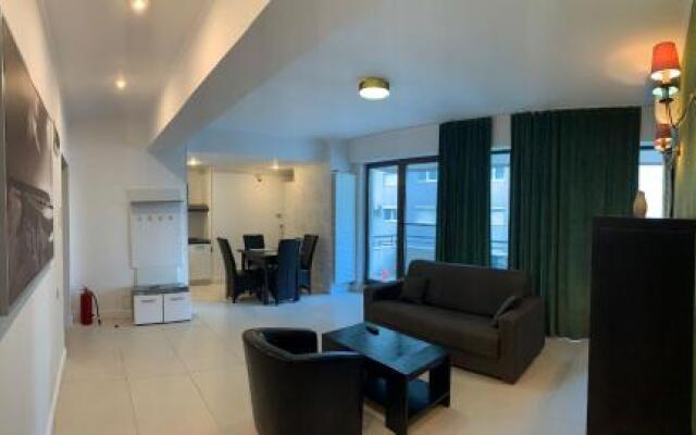 Green Lake Apartment 5