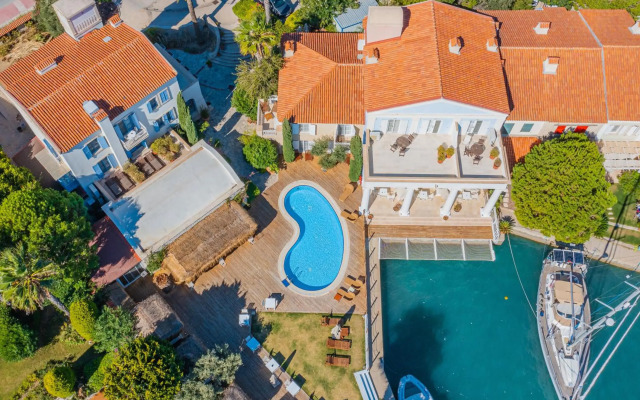 Port Alacati Hotel