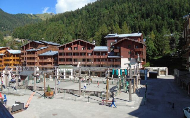 Lou Services Apartment CHAR8 LSI 001