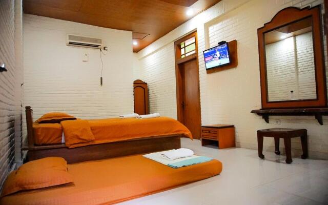 Arys Hotel