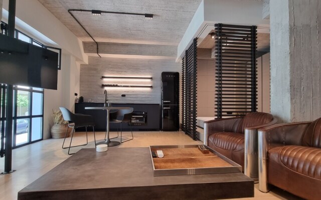 A NYC loft design Studio APT in Kolonaki