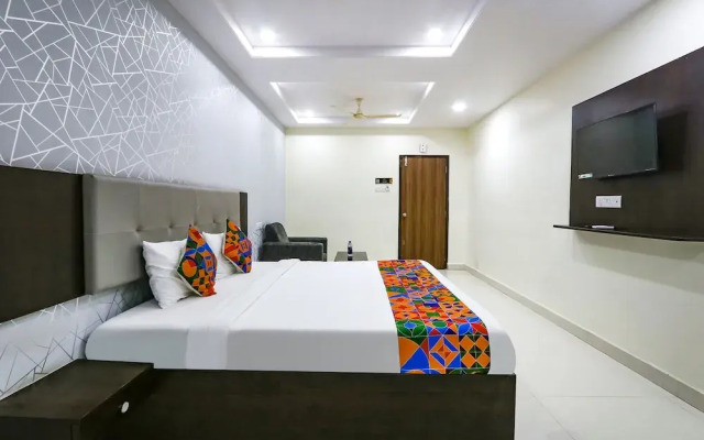 Fabhotel Royal Signature