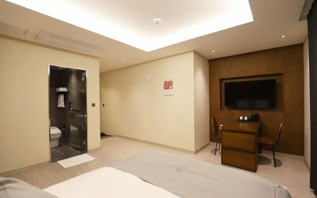 Dongdaegu Station Eastern Hotel