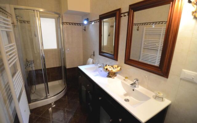 Korina Gallery Hotel