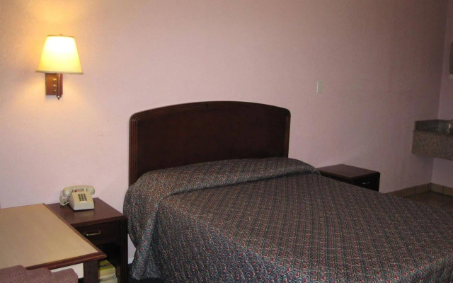 Pinn Road Inn and Suites