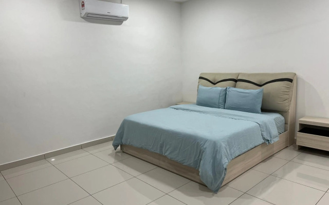 4 bedrooms (private bathroom) Perdana Hill Villa