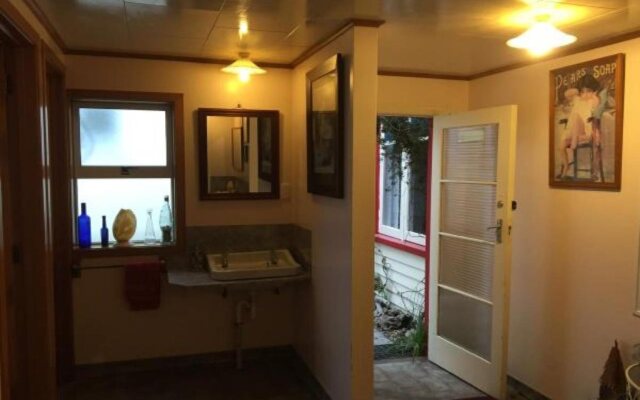 Kokatahi Valley Country Inn