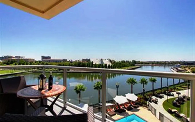 University Plaza Waterfront Hotel