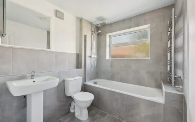 Fern House - Cosy 3 Bedroom House With Garden
