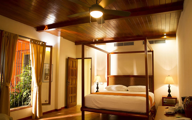 Estrada Hotel & Bistro