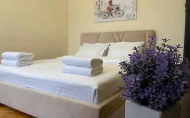 Avangard LChin*B Apartment