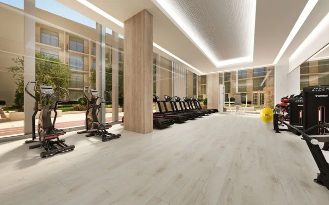 Bright 1BR with balcony in Luma 22