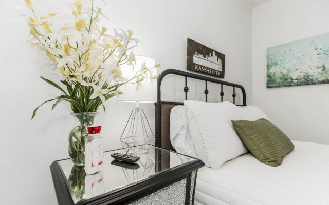 Becky & Marvels 420 Stay (Private Room)