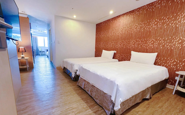 Champs Elysees Hotel