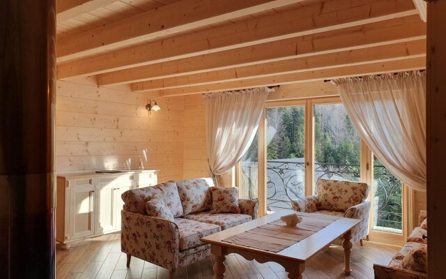 KRUPÓWKA MOUNTAIN RESORT - Widokowy hotel z basenami i wellness