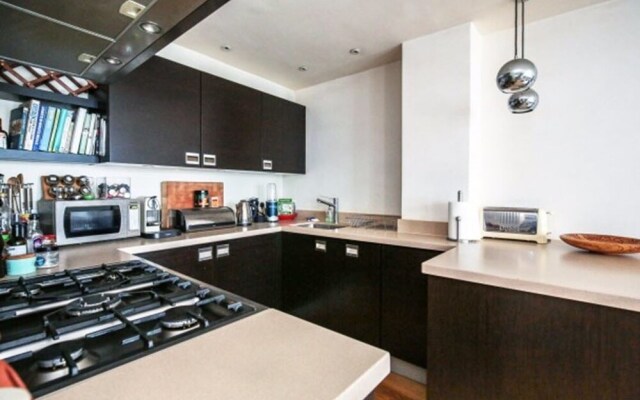 Eson2 - The Notting Hill Dawson Nest