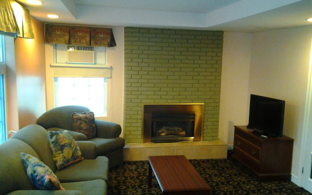 Lakeshore Suites
