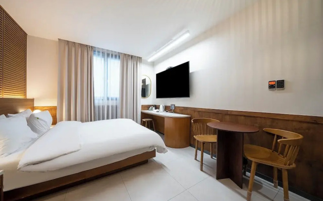 Hound Hotel Daegu Seongseo