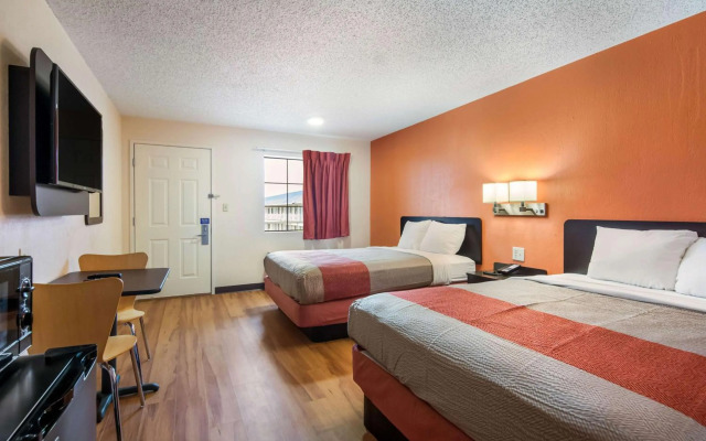 The Historic Summit Inn