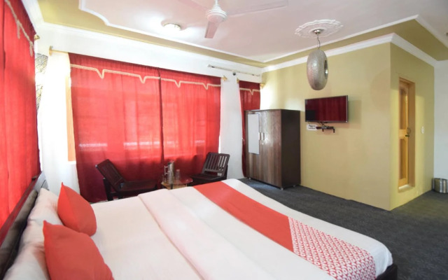 OYO 4692 KS Palace Srinagar