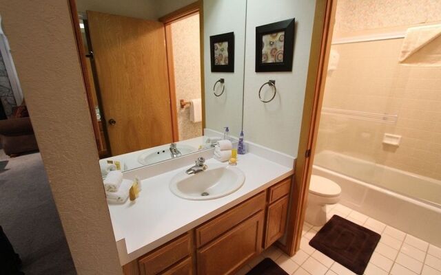 Snowcreek III 441 Pet-Friendly, BBQ Grill, Updated and On the Snowcreek Meadow by RedAwning