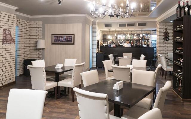 Hotel & Cafe Batus
