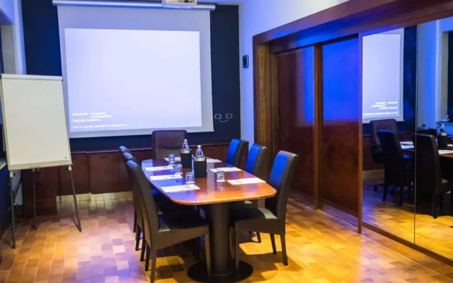 Jet Hotel, Sure Hotel Collection by Best Western