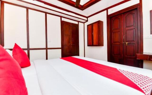 OYO 25089 Gold River Indraprastha Houseboat